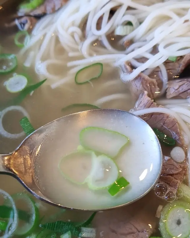 한우곰탕 고기와 소면