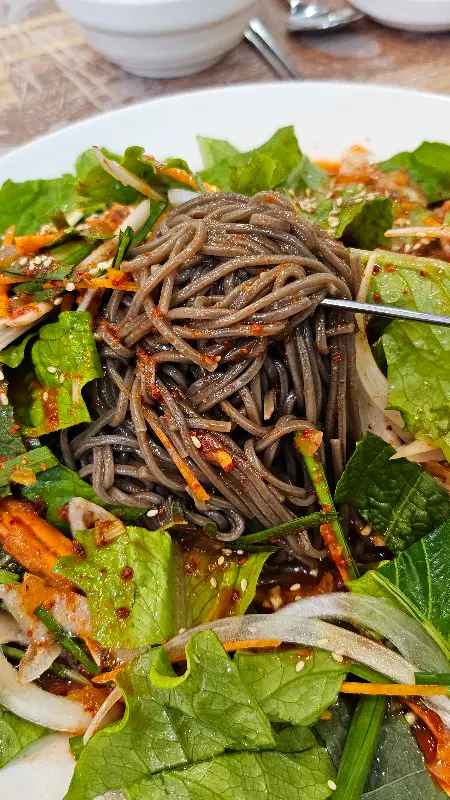 매콤새콤한 비빔국수