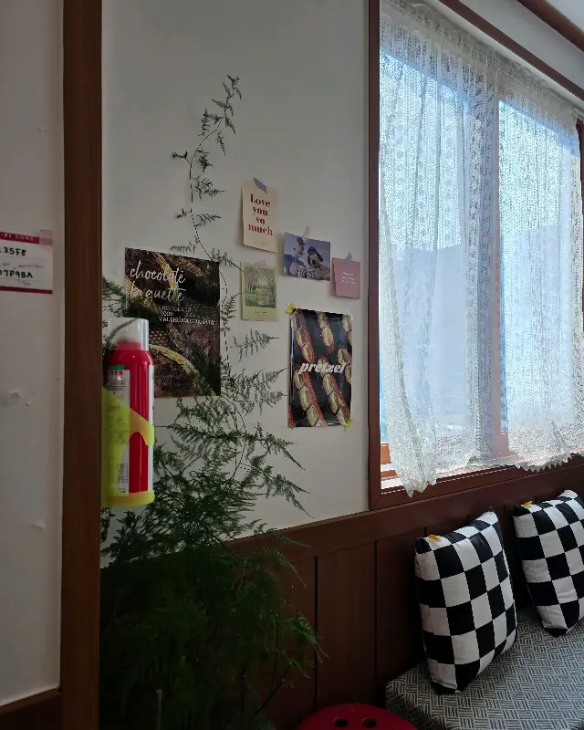 카페 내부 인테리어