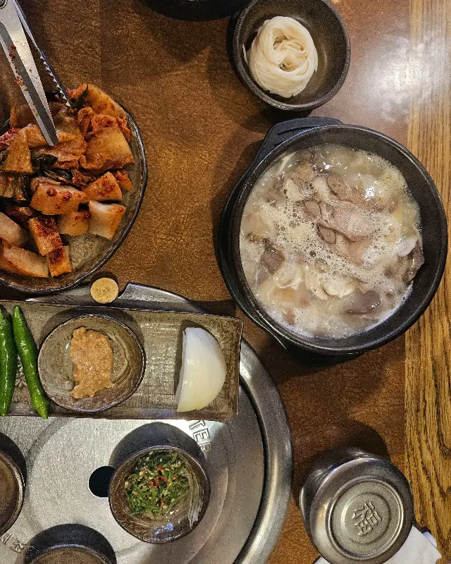 깔끔한 테이블 세팅