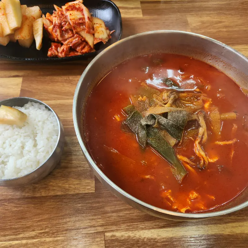 육즙 가득 김치만두