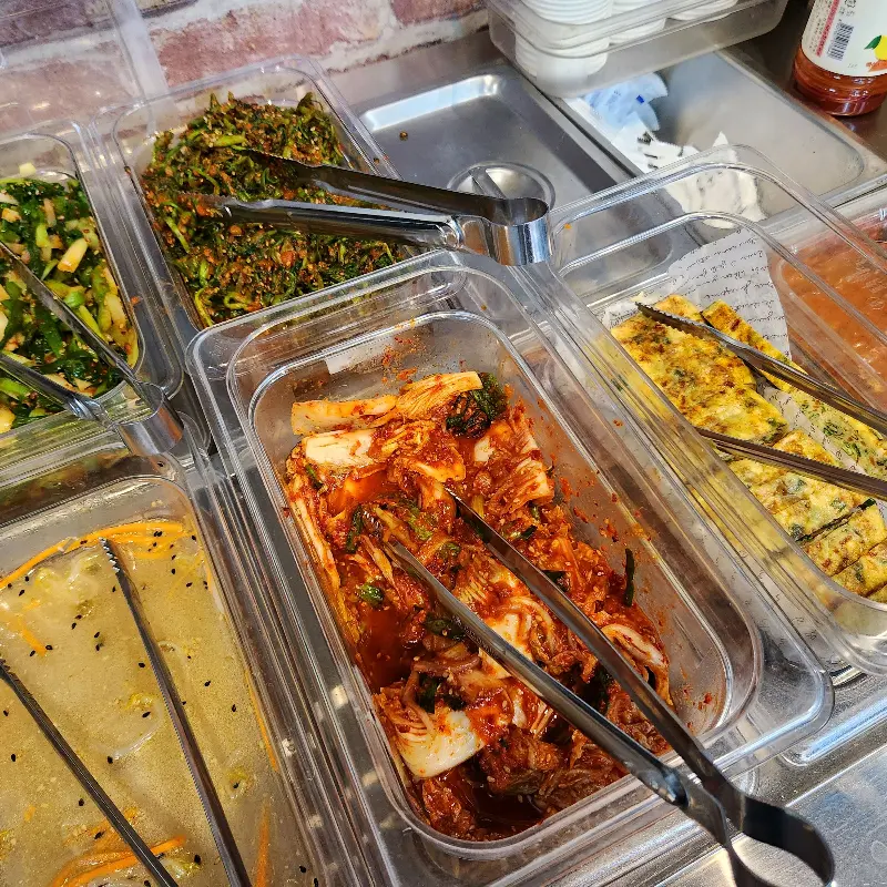 돈돈의 다양한 반찬 코너