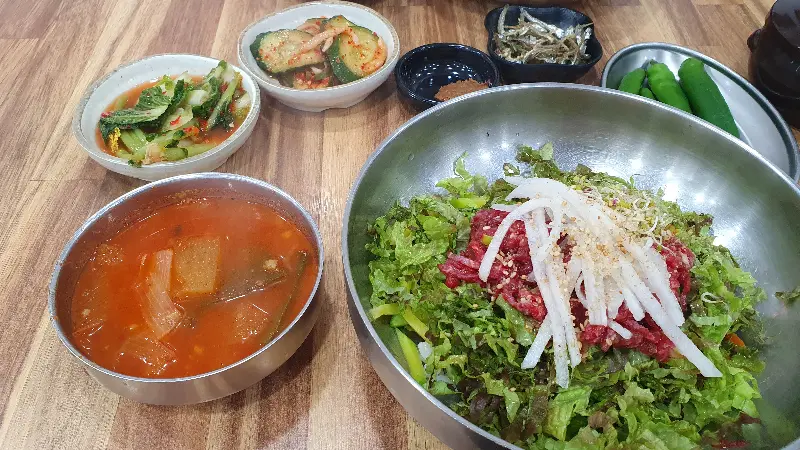 육회비빔밥 한상차림