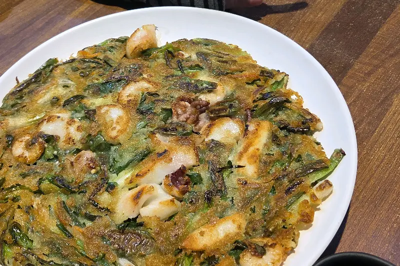 해물파전의 먹음직스러운 모습