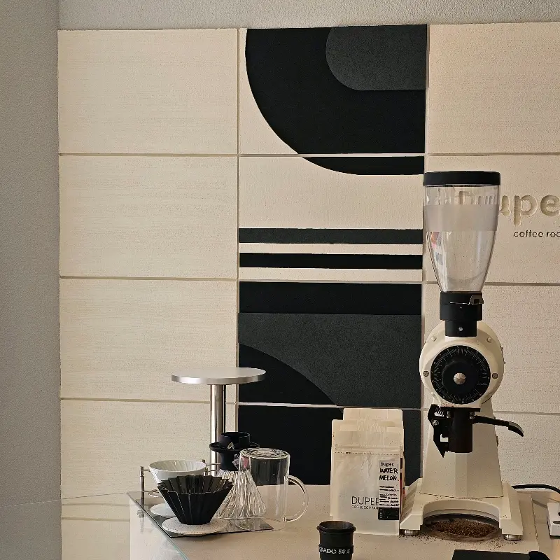 듀퍼커피 내부 인테리어