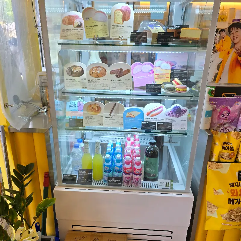 메가커피 매장 내부