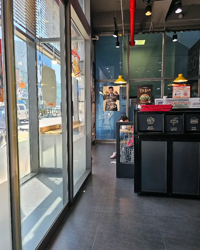 롯데리아 매장 내부