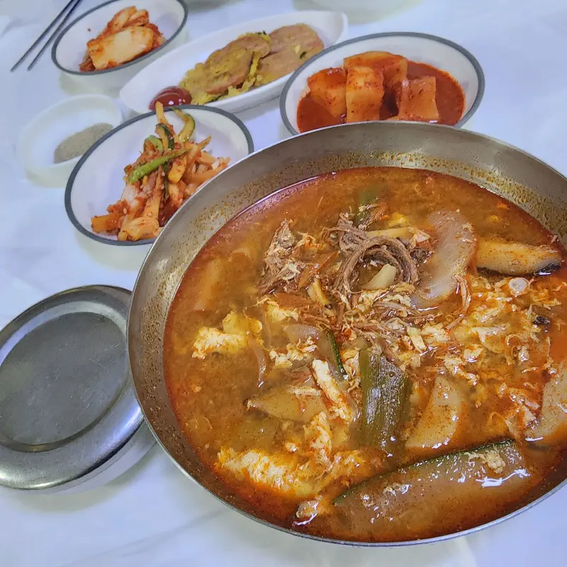 육개장 한 상 차림