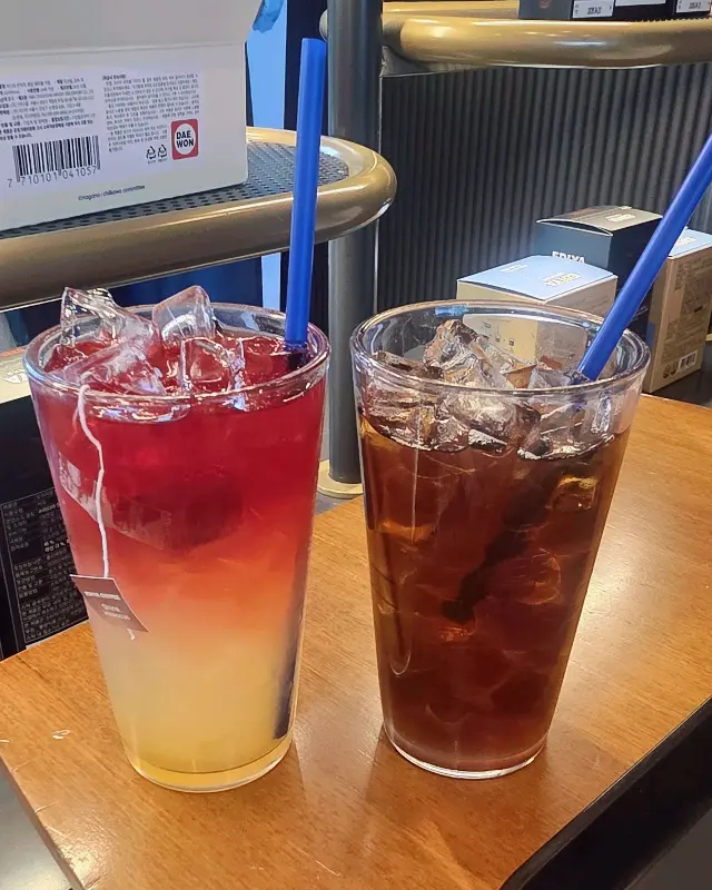 제로슈가 아샷추의 아름다운 색감