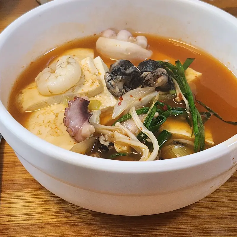 우렁이두부전골 내용물