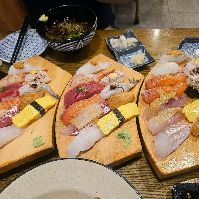 푸짐한 스시 & 사시미 세트