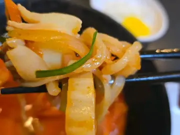 칼칼한 고추짬뽕의 유혹, 송도에서 만나는 특별한 중식 맛집 경험