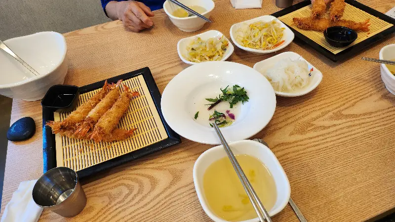 노릇노릇한 왕새우튀김