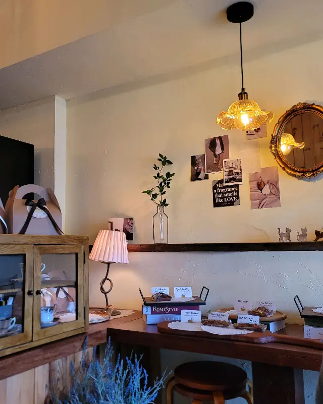 카페 내부 인테리어