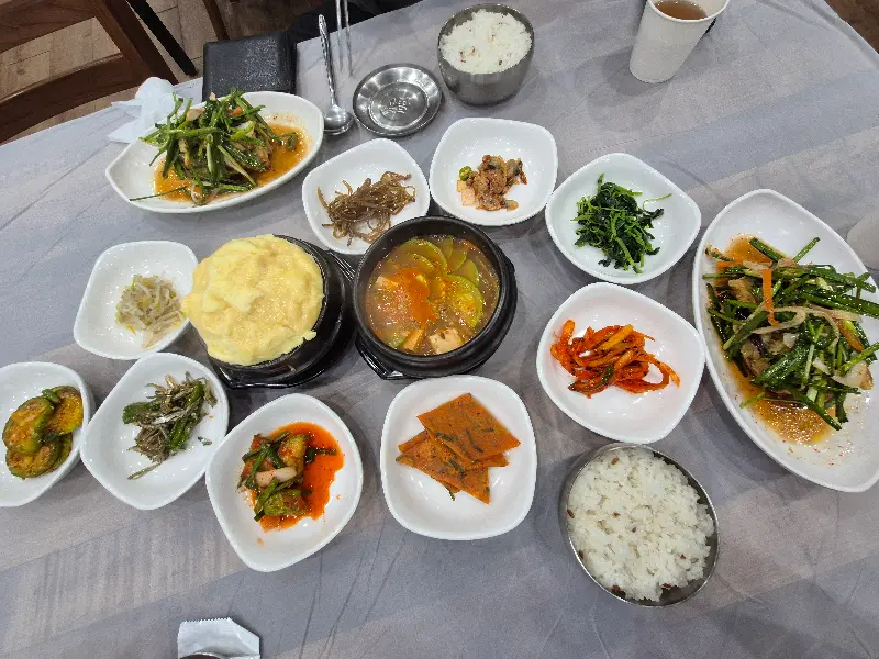 한상차림 전체샷