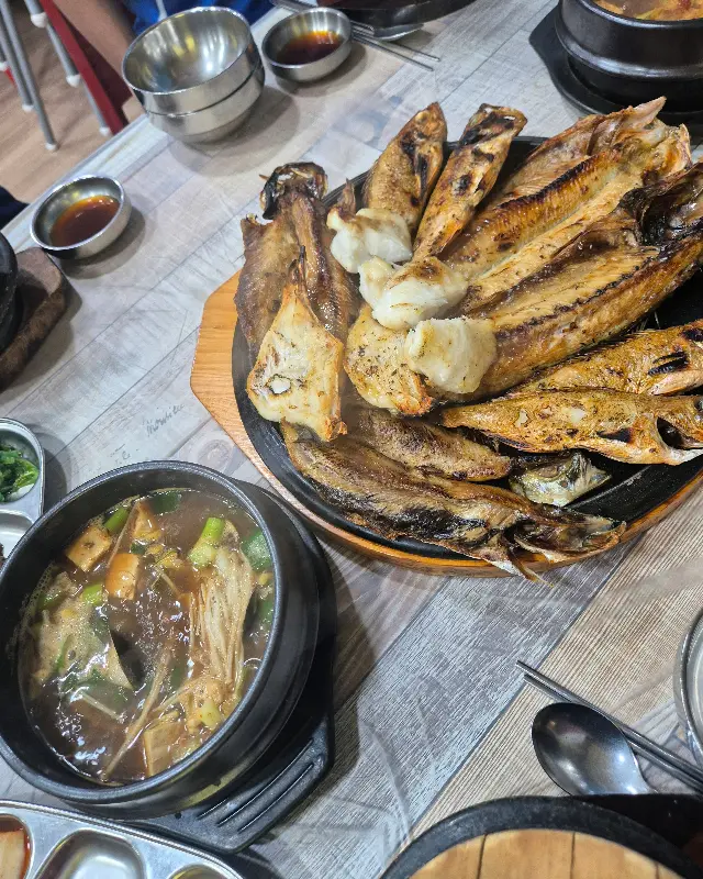 푸짐한 생선구이 한 상
