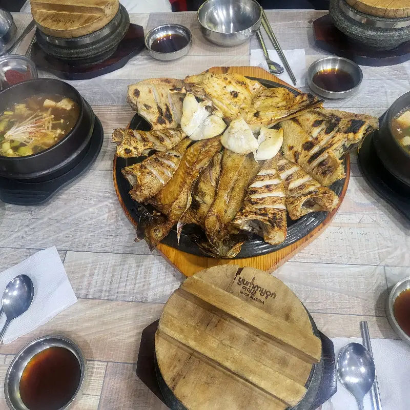 돌솥밥과 된장찌개