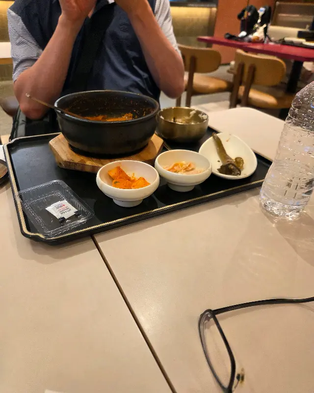 김치찌개 한 상 차림