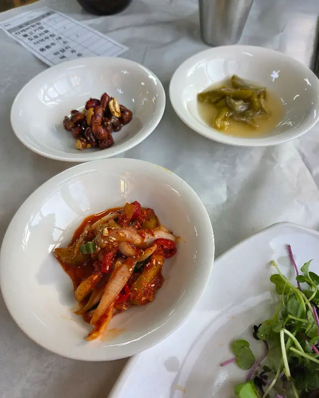 정갈한 밑반찬들