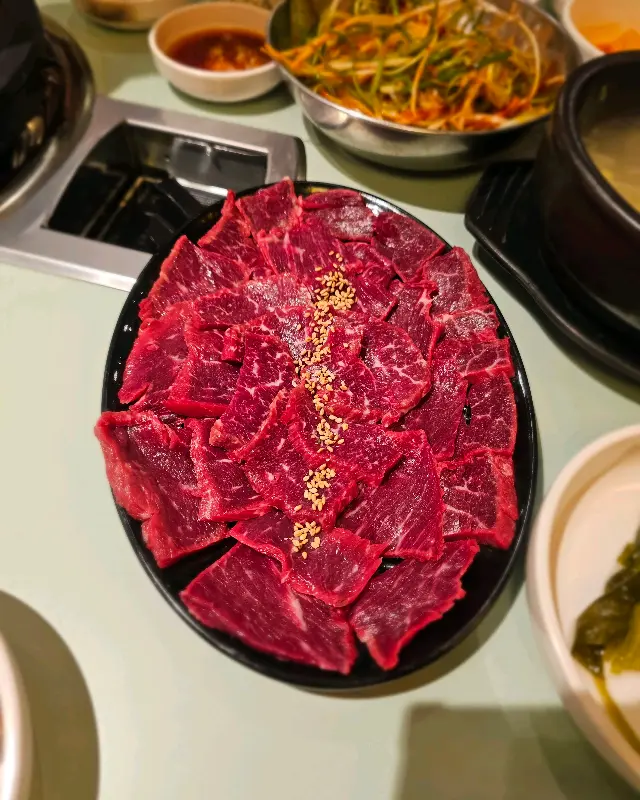 뭉티기의 아름다운 비주얼