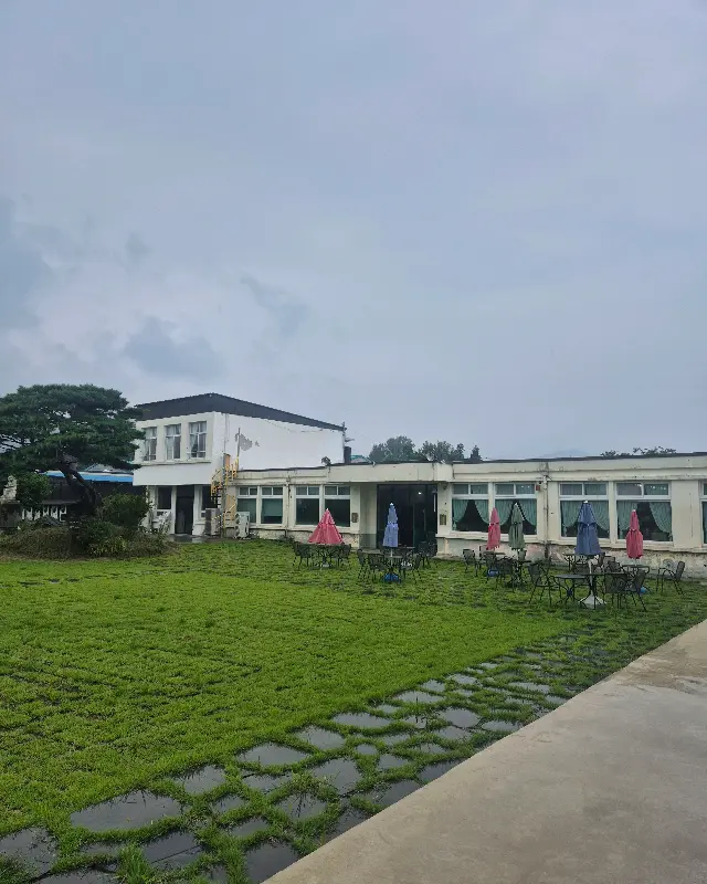 미실란 야외 테이블