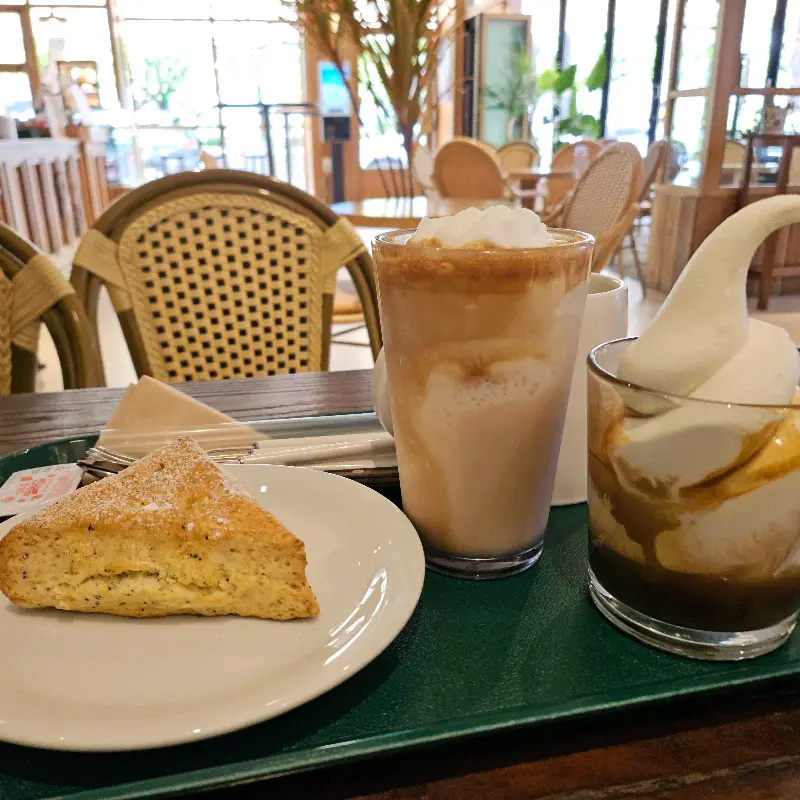 카페 내부 테이블