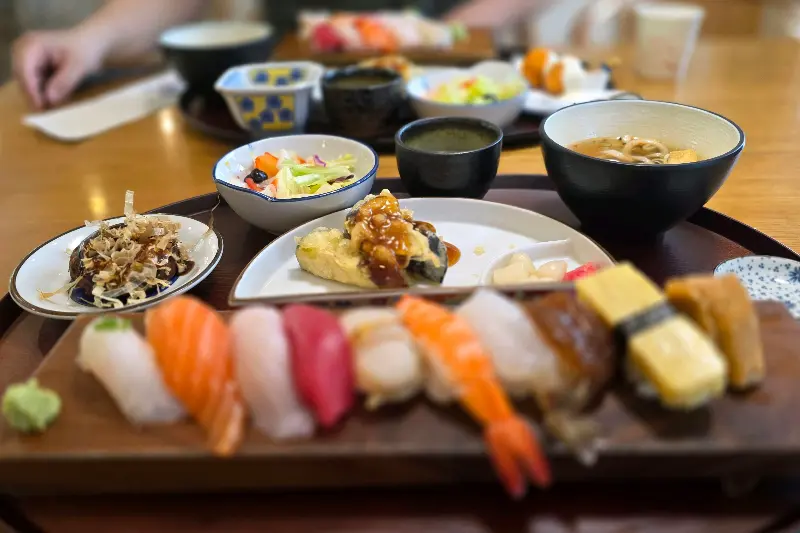 스시센슈 런치세트 근접샷