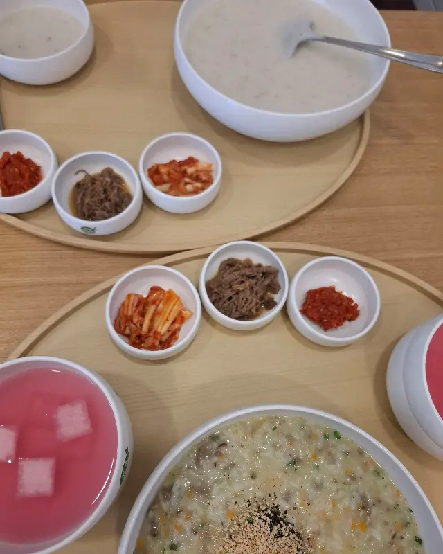 소고기야채죽 한 상 차림