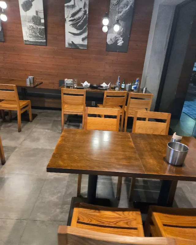 교촌치킨 신음점 내부 모습