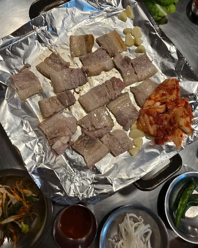 지글지글 익어가는 삼겹살