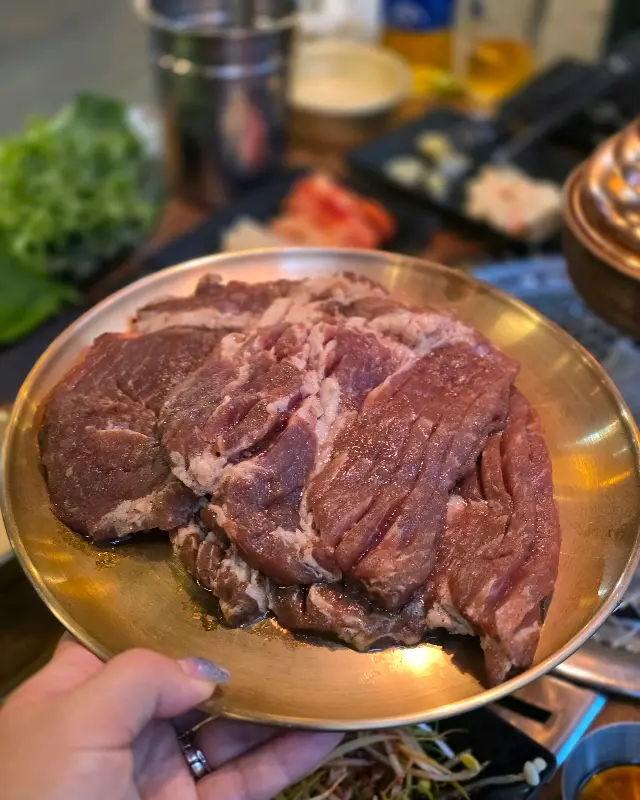 맛있게 구워진 돼지갈비