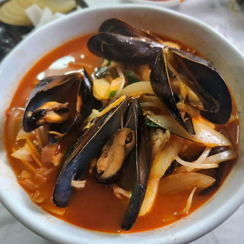 홍합이 가득 들어간 짬뽕