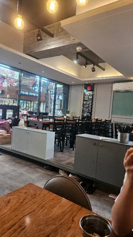 구구찜닭 내부 전경