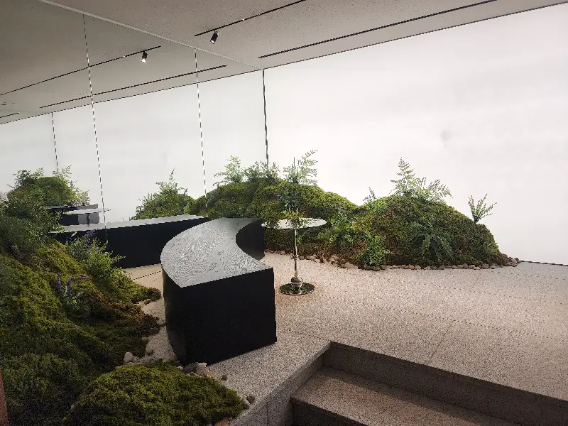 촘촘한 망상 구조를 가진 치즈케이크 단면