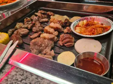 Yo! 울산 삼산동 고기 맛집, 육신대에서 펼쳐지는 미친 힙합 파티!