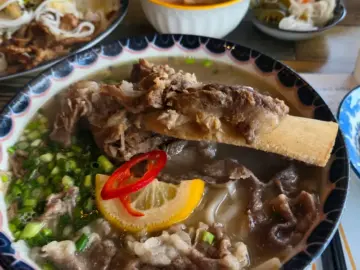 기장 바다 품은 분짜, 그 과학적 향연: 포에버얌에서 찾은 최고의 맛집