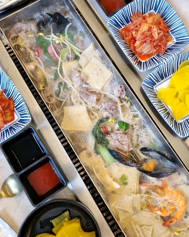 해물과 칼국수 면