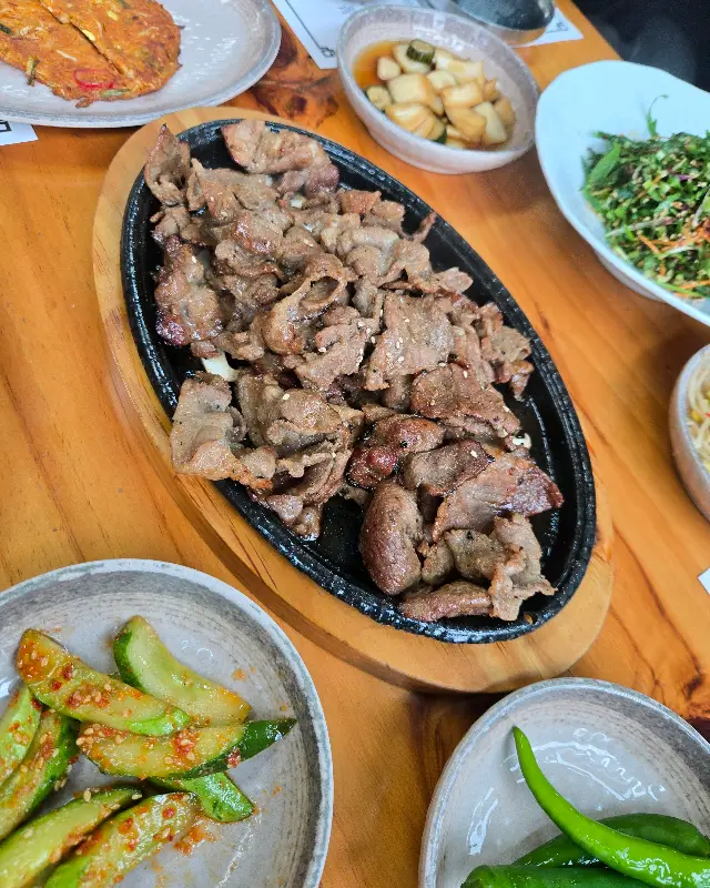 숯불고기 근접 사진