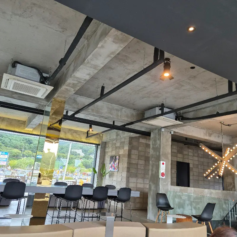 밀톤 내부 인테리어