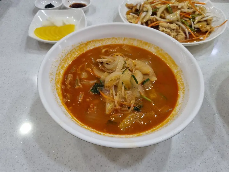 해물이 가득한 짬뽕