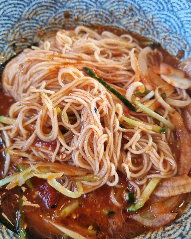 매콤달콤한 비빔국수