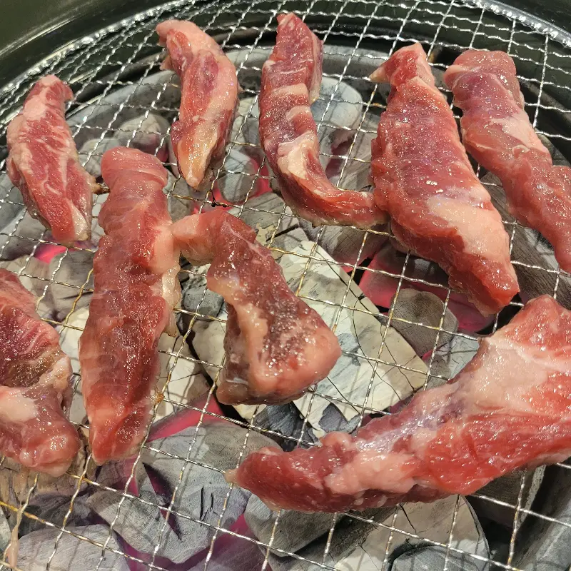 고기 윤기가 장난 아니네