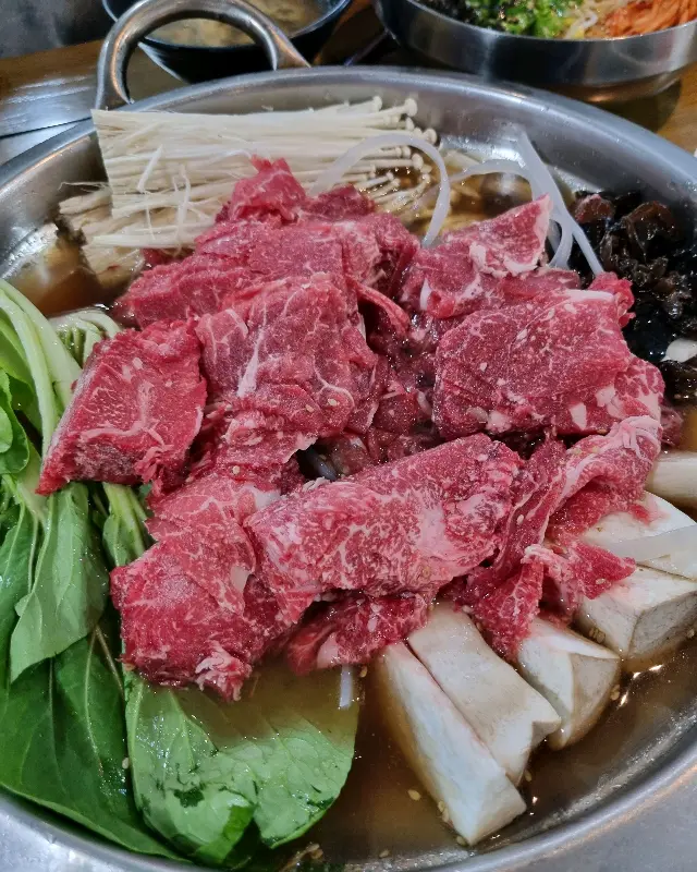한우 버섯 전골