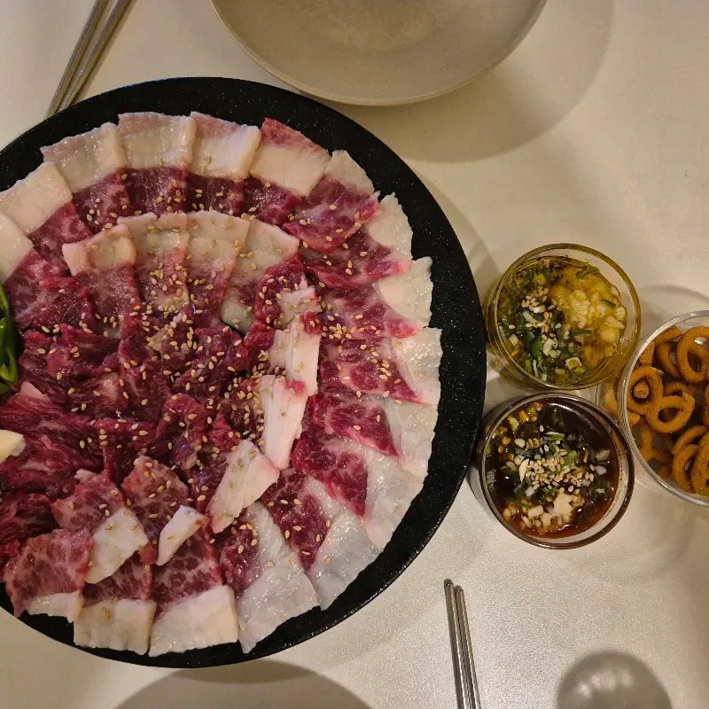 신선함이 느껴지는 차돌박이