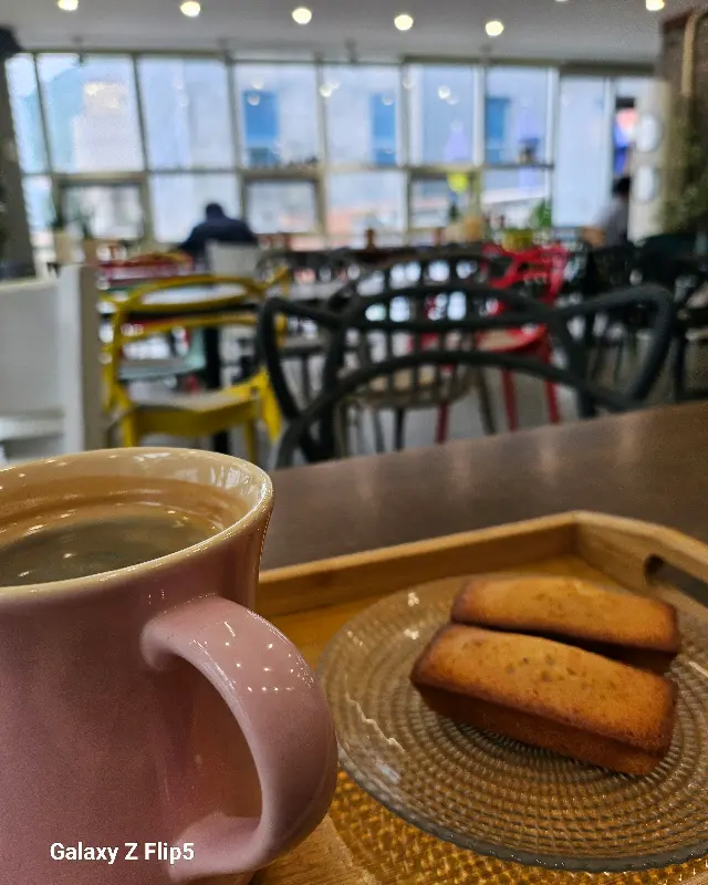 심플한 테이블 좌석