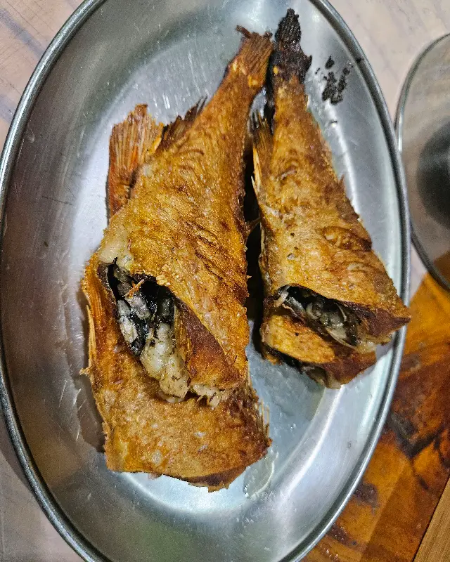 노릇하게 구워진 생선구이