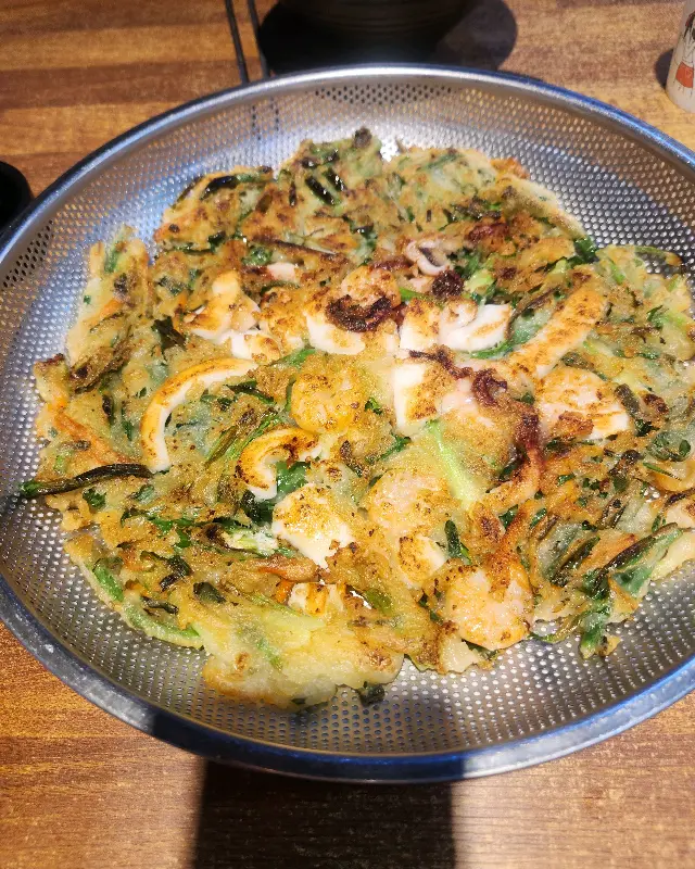 칼국수 면발의 탱글탱글함이 느껴지는 사진