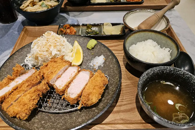 다양한 메뉴가 있는 메뉴판