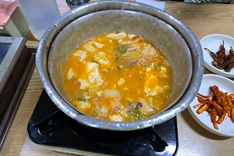 해물이 듬뿍 들어간 해물순두부찌개