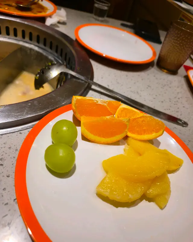 신선한 과일 디저트